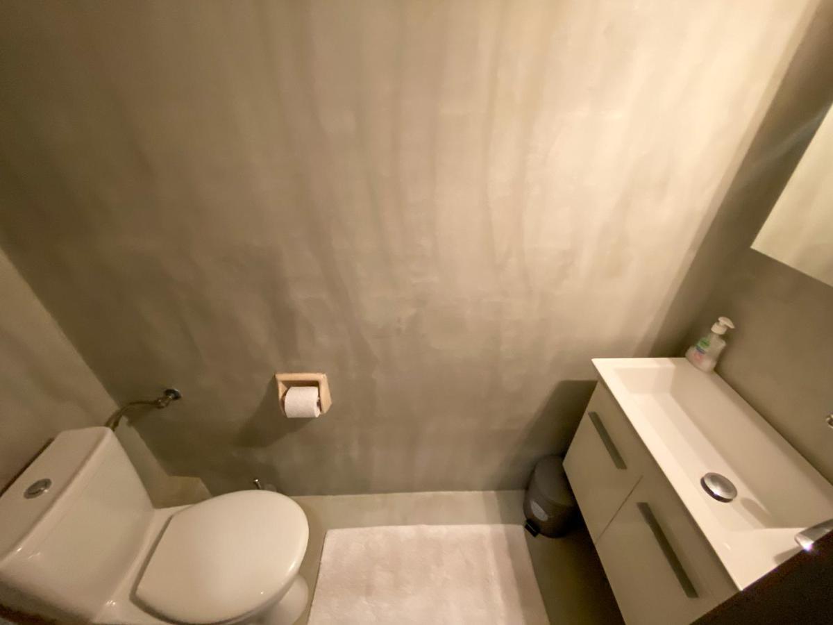 Lovely Luxurious Modern Apartment In เทสซาโลนิกิ ภายนอก รูปภาพ